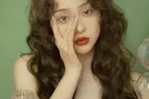 娱乐圈大瓜连连！黄子韬违规停车被罚迪丽热巴新片惊喜亮相