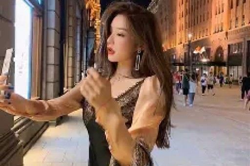 网红司晓迪直播骂白鹿“素颜普通、媚男看不起人”！评论区翻车连闺蜜都拆台蹭热度翻车最快的一次